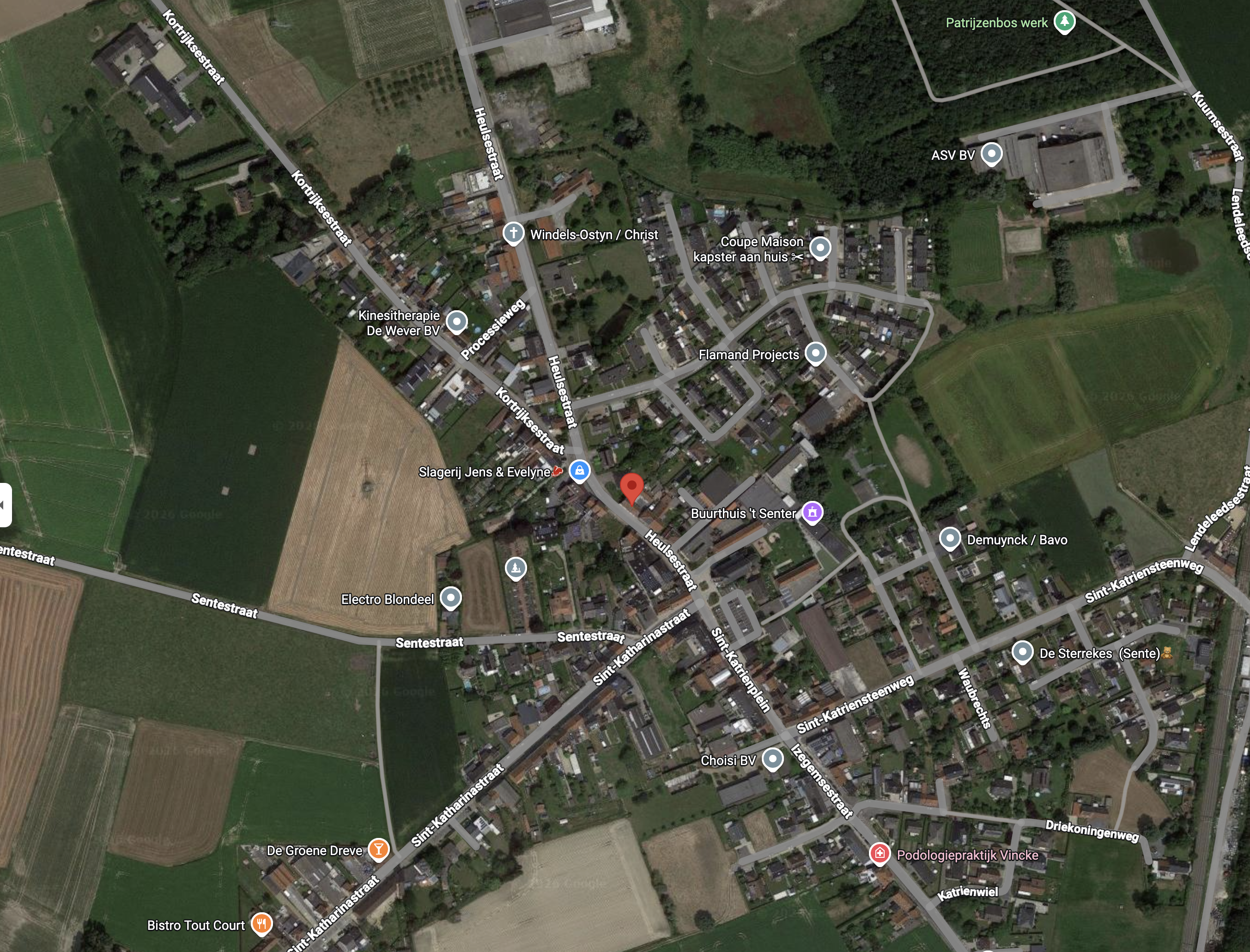Luchtbeeld van de ligging van Residentie Eliz aan Heulsestraat 103 in Lendelede